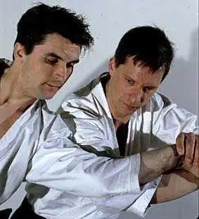 Aikido � Enighet: shihonage