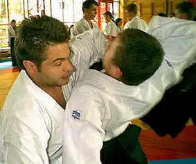 Aikido � Plzen 2000.