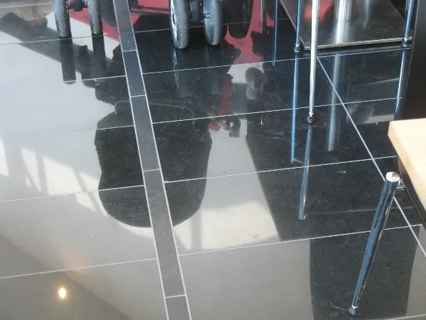 Entr�, Malm�. Rise and decay of a shopping mall. Photo by Stefan Stenudd.