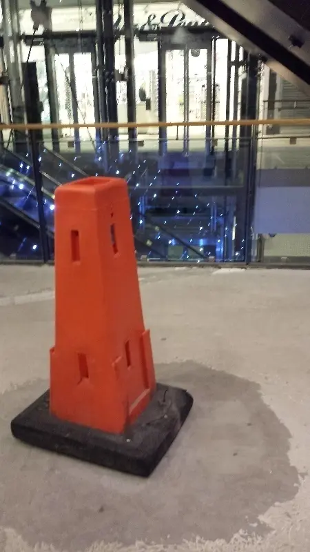 Entr�, Malm�. The decay of a shopping mall. Photo by Stefan Stenudd.