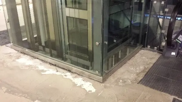 Entr�, Malm�. The decay of a shopping mall. Photo by Stefan Stenudd.