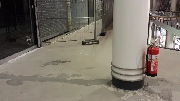 Entr�, Malm�. The decay of a shopping mall. Photo by Stefan Stenudd.