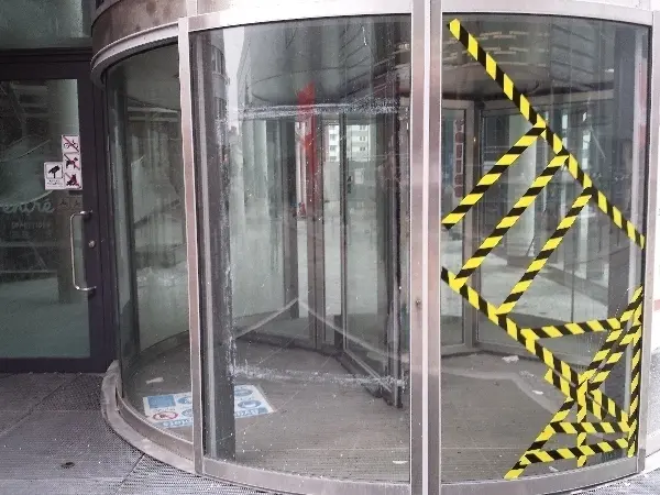 Entr�, Malm�. The decay of a shopping mall. Photo by Stefan Stenudd.