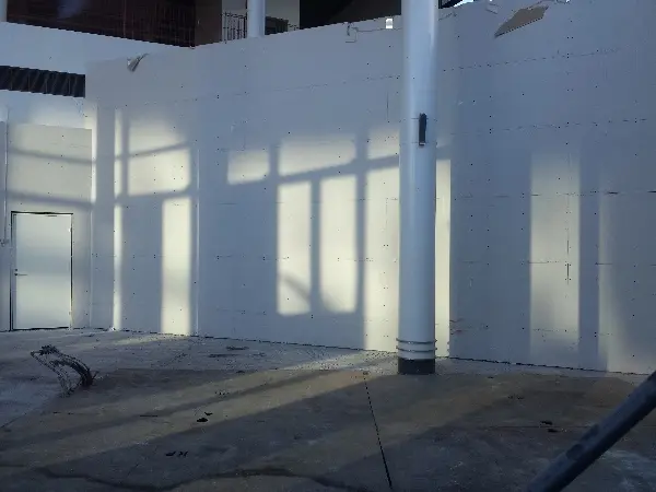 Entr�, Malm�. The decay of a shopping mall. Photo by Stefan Stenudd.