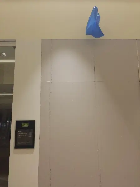 Entr�, Malm�. The decay of a shopping mall. Photo by Stefan Stenudd.