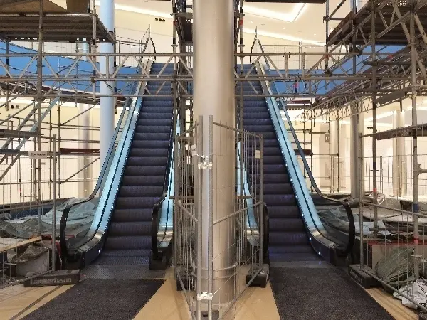 Entr�, Malm�. The decay of a shopping mall. Photo by Stefan Stenudd.