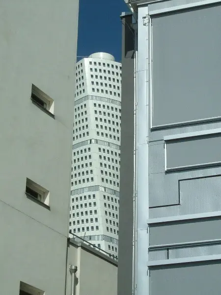 Turning Torso in Malm�, Sweden. Photo by Stefan Stenudd.